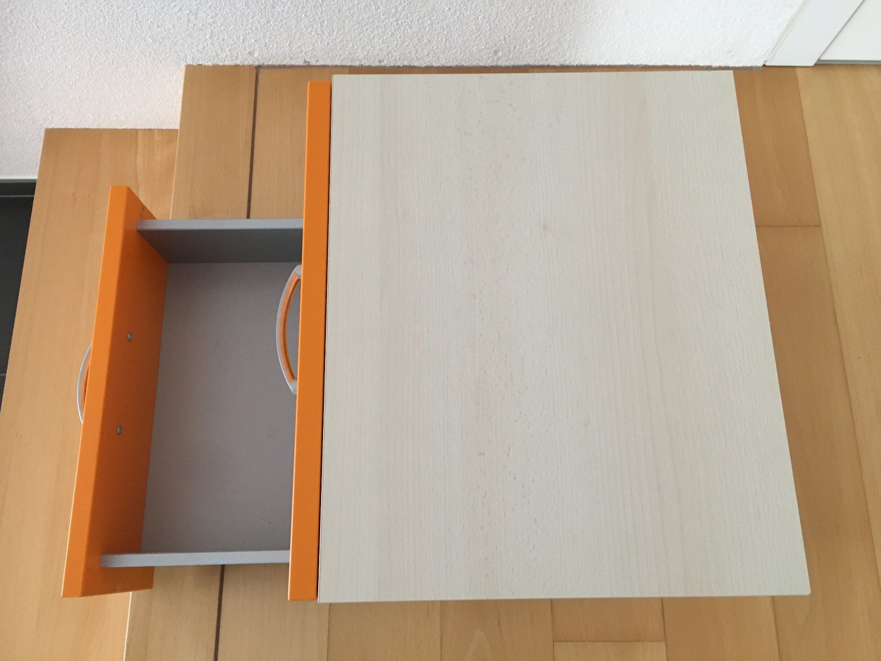 Nachttische: Nachttisch Programm window – Gebraucht aus Ettiswil von Return3 1
