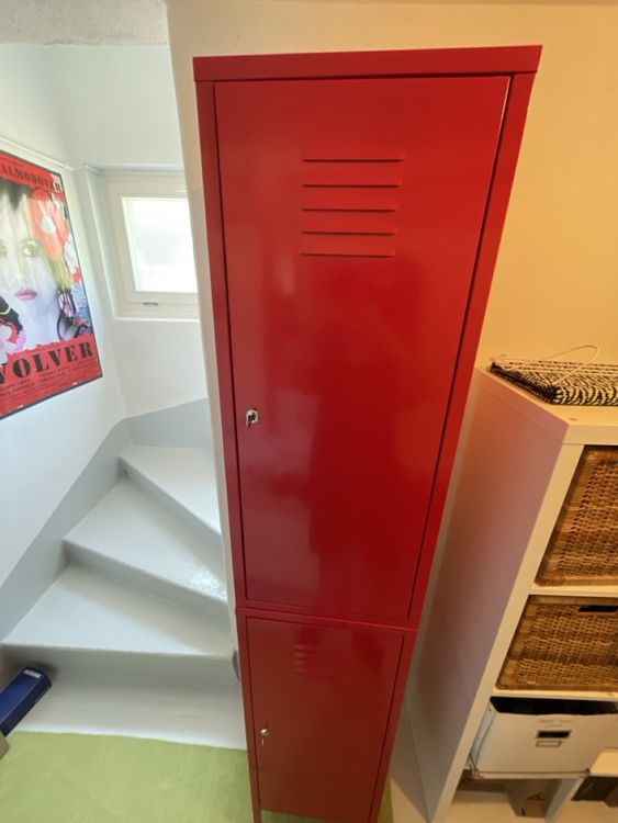 Roter Ikea Schrank Kaufen auf Ricardo