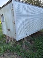Container aus Aluminium und Stahl mit Hartholzboden