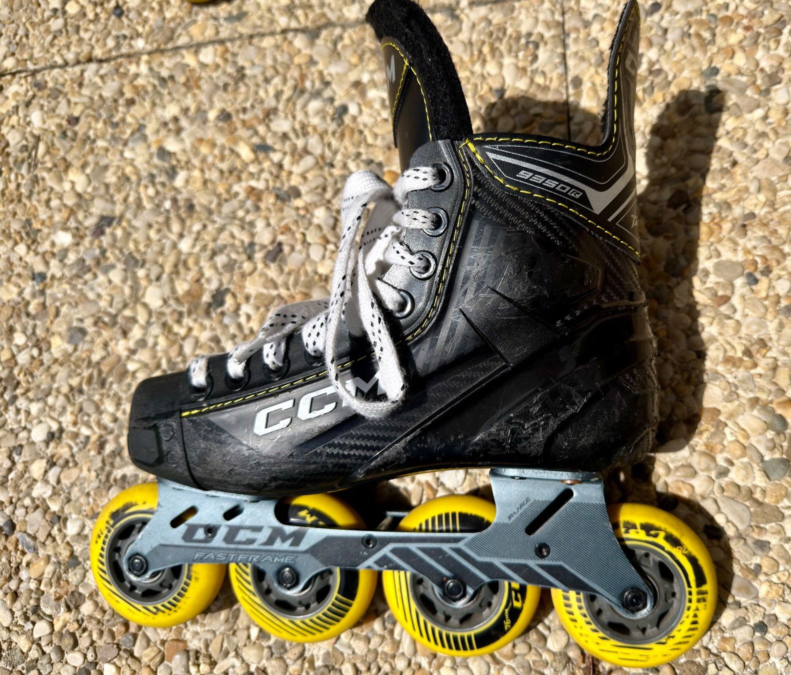 Ccm Pattini in linea & Pattini a rotelle: Inline Hockey Skates Gr. 37.5 – Usato da Dotzigen venduto da chsail