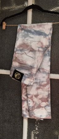 Neue Versace Jeans, Grösse 33, Batikmuster, Top!