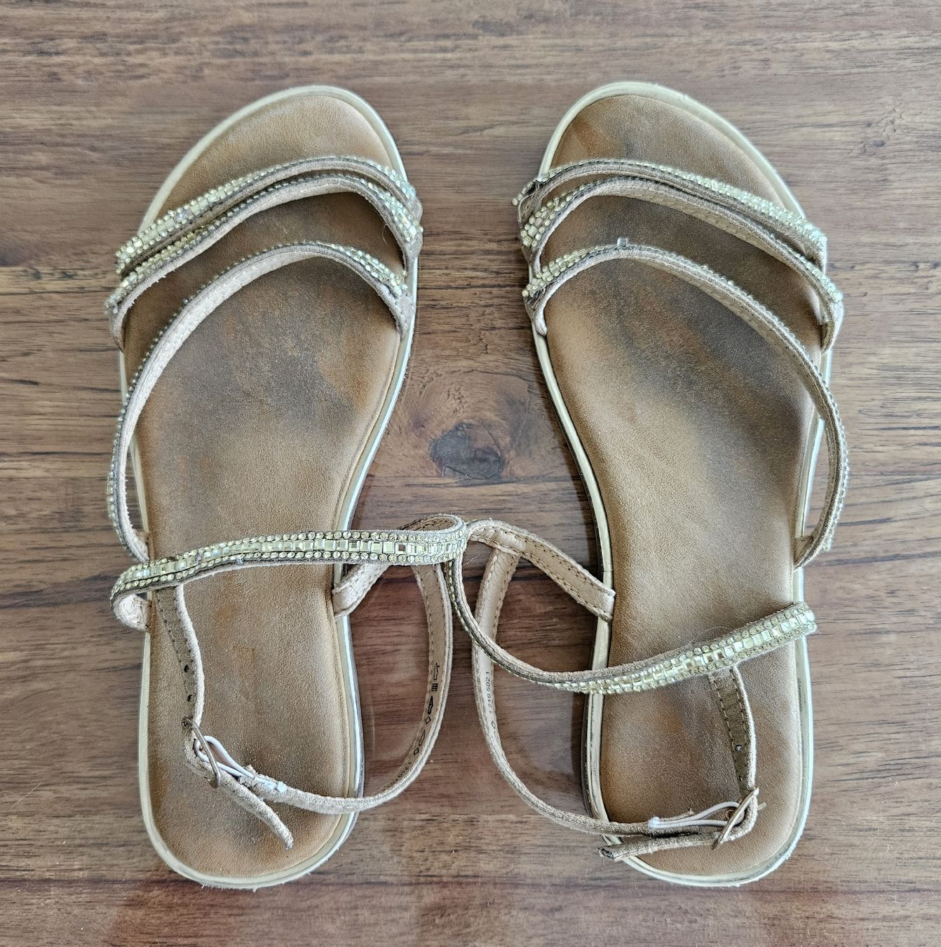 Schuhe für Mädchen: Sommer Sandalen, goldig, Gr. 36 – Gebraucht aus Ottikon b.Kemptthal von Jigsaw1
