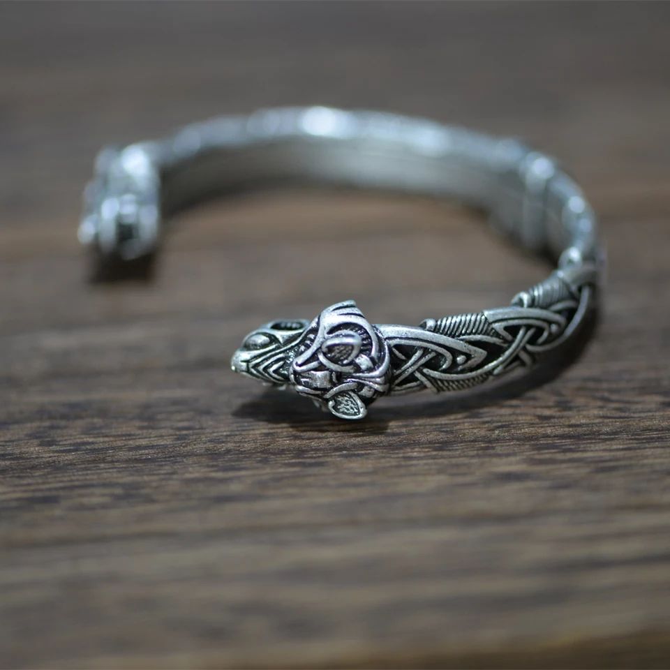 Bracelets: Sehr schöner Armreif – Neuf avec emballage d'origine à Herzogenbuchsee par Melissa110 1