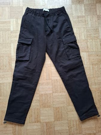 Schwarze Cargo Hose von Bershka, Grösse M