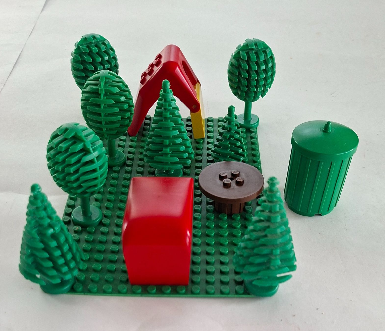 Lego Kit di costruzioni: Vintage LEGO mit Bäumen u. a. – Usato da Opfikon venduto da Diversamente 5