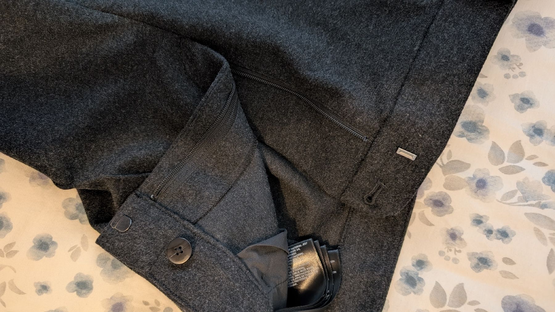 Uniqlo Hosen: Uniqlo pantalon – Neu (gemäss Beschreibung) aus La Conversion von deborah22 3