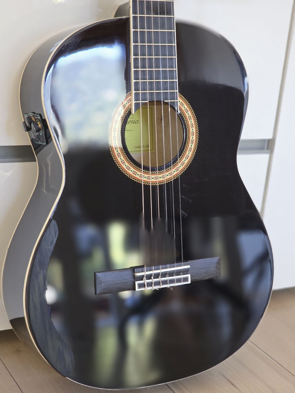 Strumenti musicali: Custom Trans -Acoustic Klassische Gitarre Schnäppchen – Nuovo (secondo la descrizione) da Schuepfheim venduto da Guttime 1