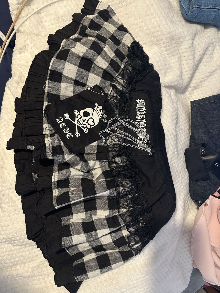 Gonne: Emo Gothic Black & White Checkered Mini Skirt with Lace – Usato da Zofingen venduto da cva_w7vn 2