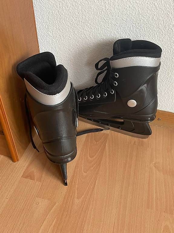 Pattini da ghiaccio: Schlittschuhe. Grösse 39. – Usato da Ipsach venduto da tako05 2