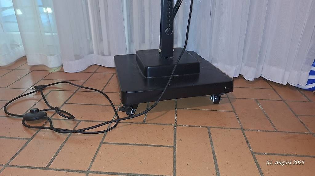 Lampade: Lampe Pixar, schwarz, 190 cm hoch  – Usato da Basel venduto da ueppig 3