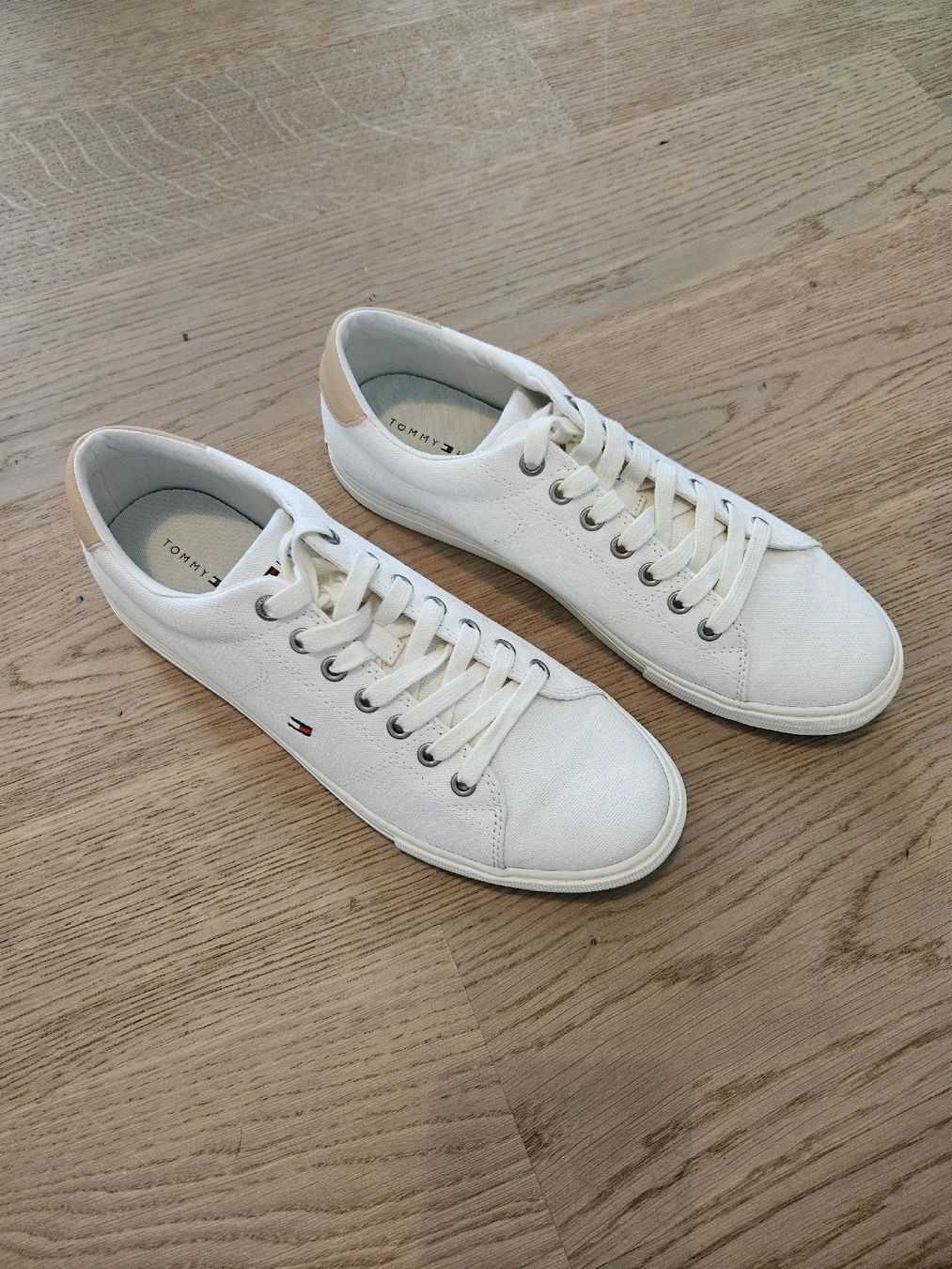 Tommy Hilfiger Scarpe da uomo: Tommy Hilfiger Essential Textile Vulc Sneaker Gr. 41 – Nuovo e nell'imballaggio originale da Rotkreuz venduto da Bibi2405 6
