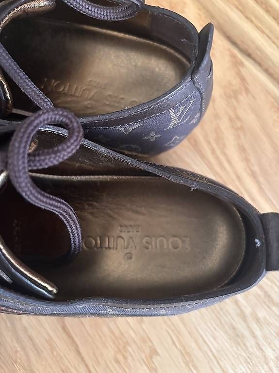 Scarpe da donna: Louis Vuitton Sneakers Gr 37 – Usato da Zürich venduto da Brooke 2