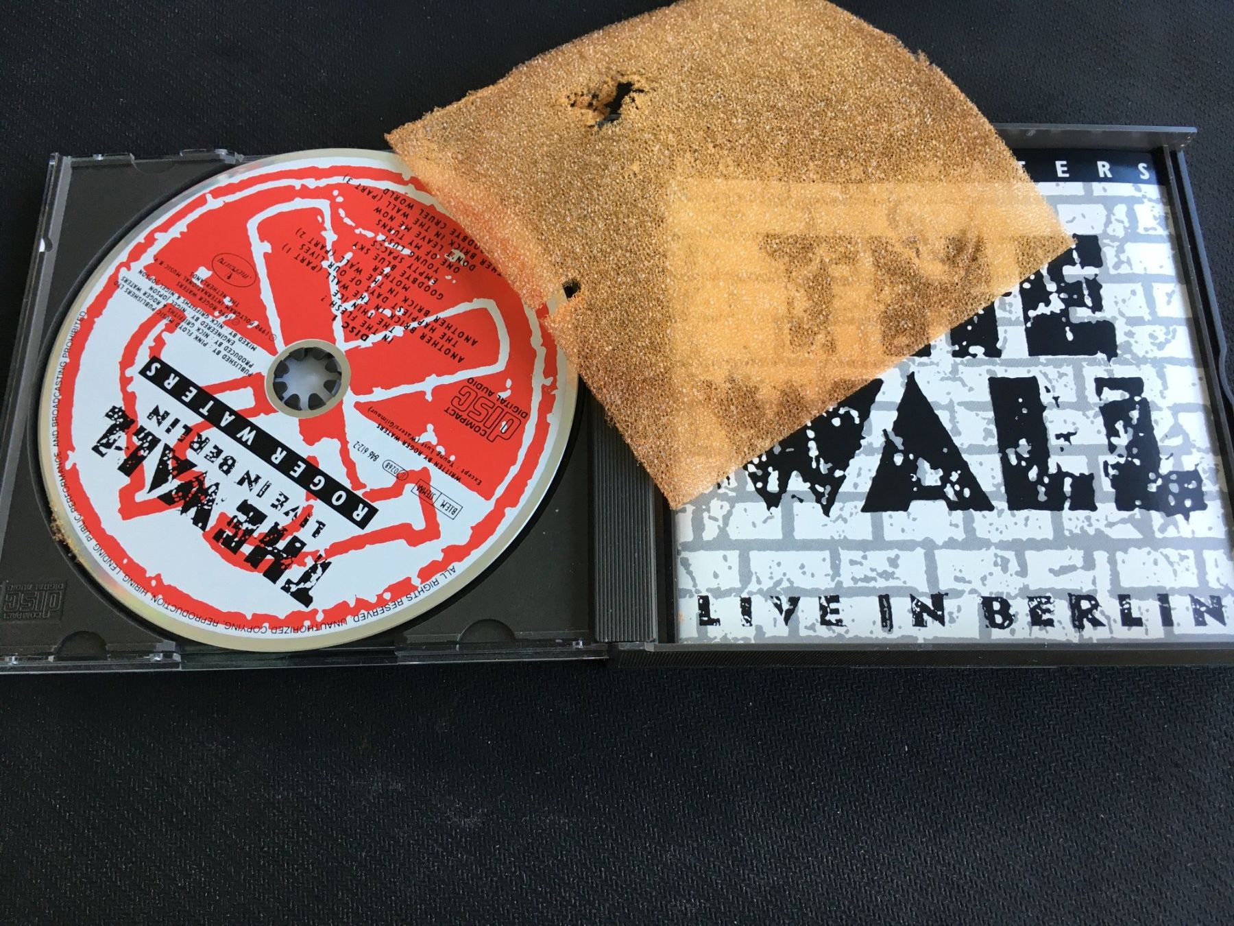 CD: Roger Waters The Wall - Live in Berlin -CD- – Usato da St.Gallen venduto da MedienJoe 2