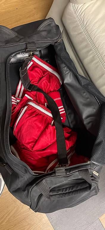 Canottiere & Pantaloni: Fussball Trikots  – Usato da Schlieren venduto da Maximusss76 3