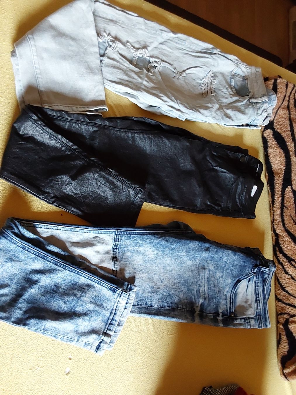 Lotti di vestiti: Kleiderpaket Gr.M – Usato da Döttingen venduto da Verkauf 1