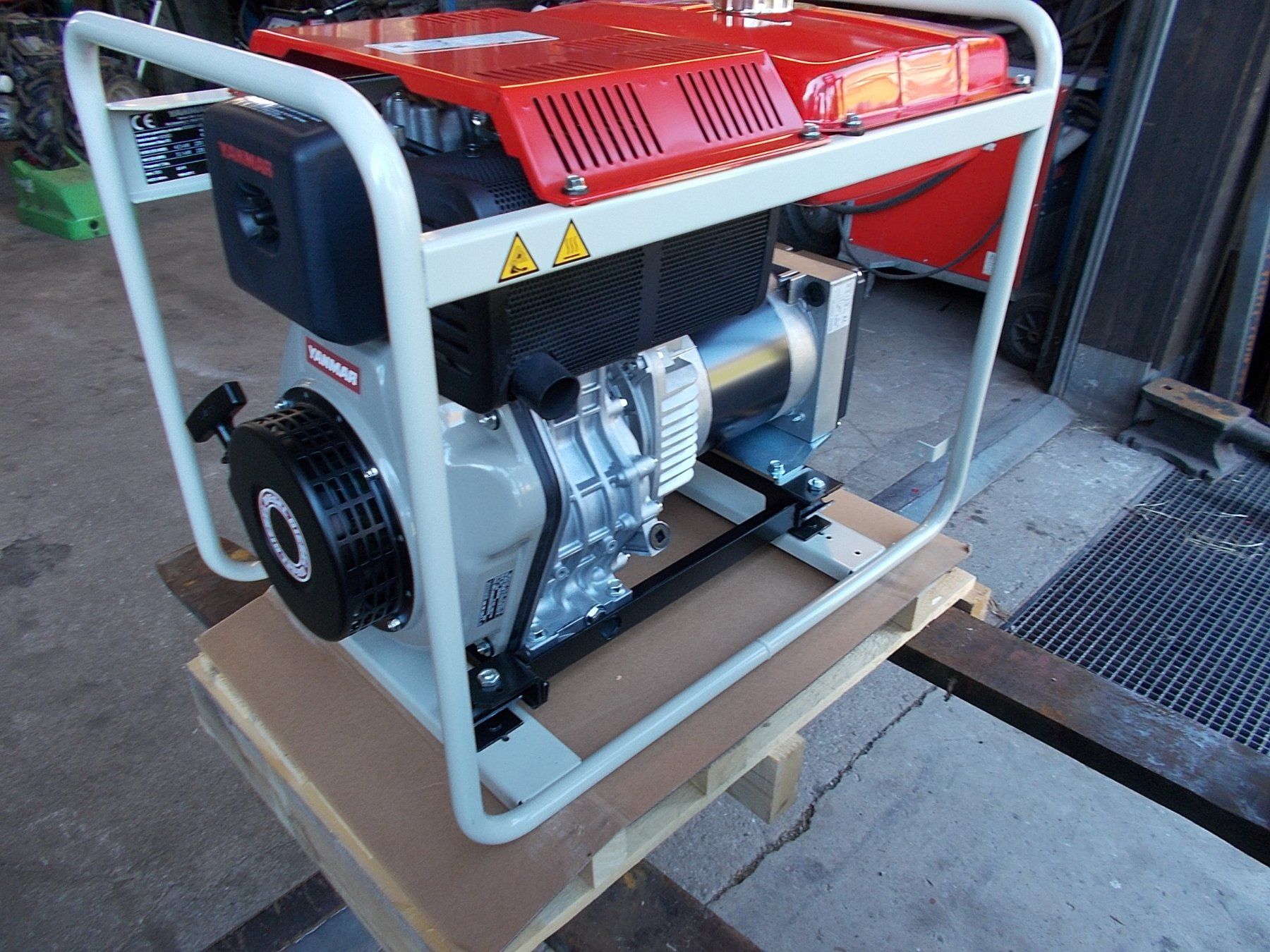 Yanmar Generatori di corrente: Generator Yanmar YDG5500V-5BYI2 – Nuovo e nell'imballaggio originale da Lauenen b. Gstaad venduto da Rezalb 4