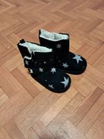 Chaussons garçon noirs à étoiles 12/18 mois