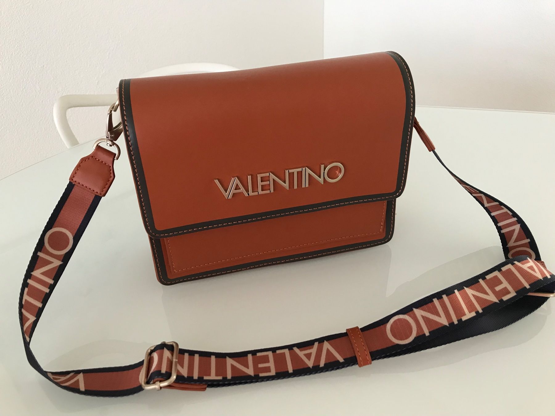Valentino Sacs femmes: Valentino Umhängetasche – D'occasion à Bern par titti06