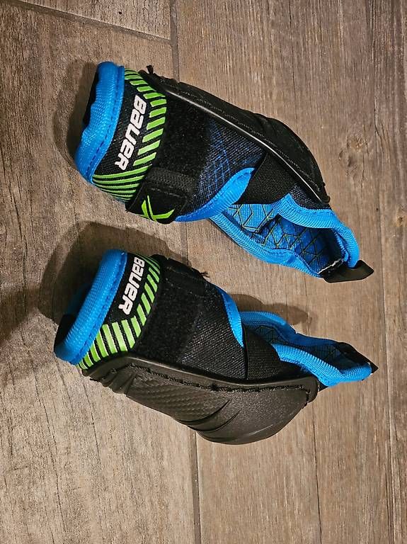 Bauer Schutz & Schoner: Bauer Eishockeyellbogenschoner Grösse YTH Large – Gebraucht aus Niederweningen von Reto_81