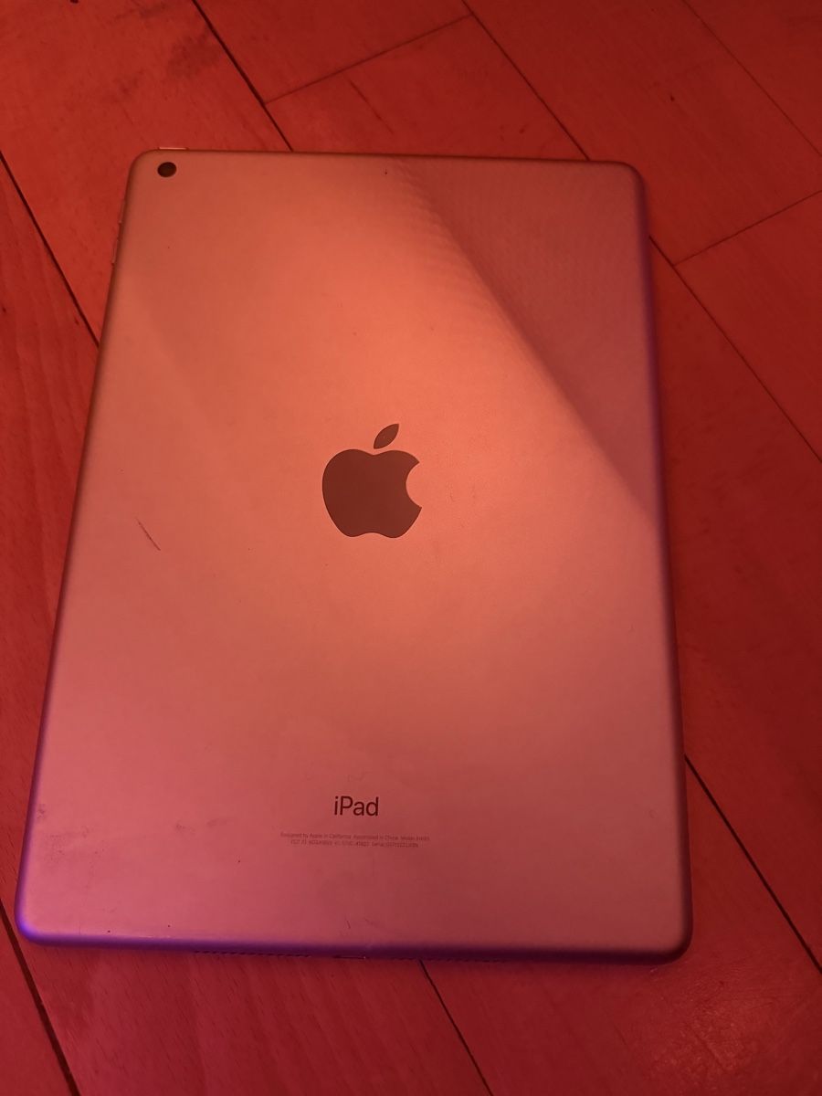 Apple Tablet PC: Apple iPad 6 icloud gesperrt – Difettoso da Zürich venduto da Dar_bgc8 1