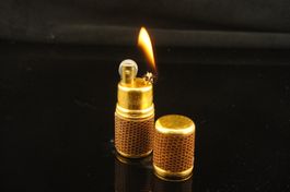 Vintage Lippenstift-Feuerzeug mit Reptilienleder
