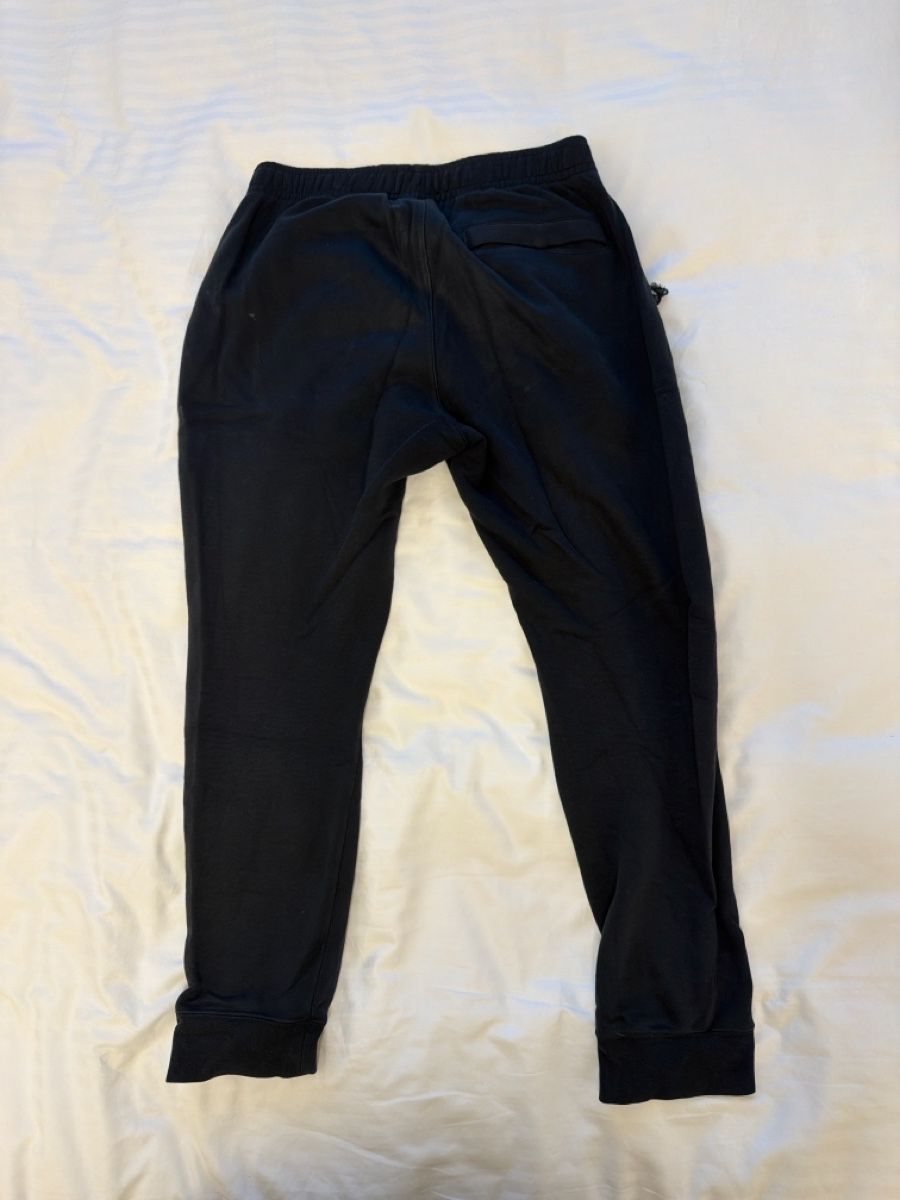 Nike Hosen: Nike Trainerhose Farbe Schwarz  – Gebraucht aus Berikon von Justinmark 1