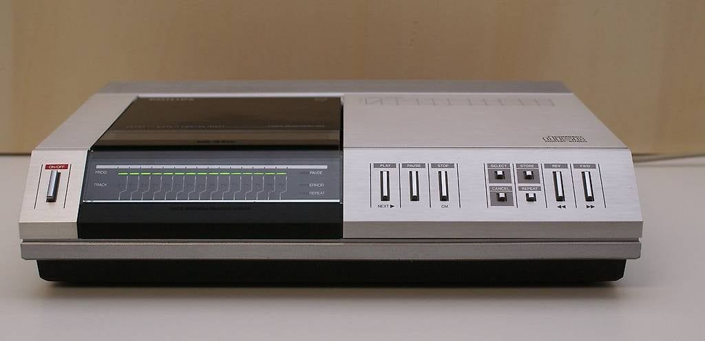 CD: PHILIPS CD101 revidiert und modifiziert – Usato da Maegenwil venduto da Madfinc