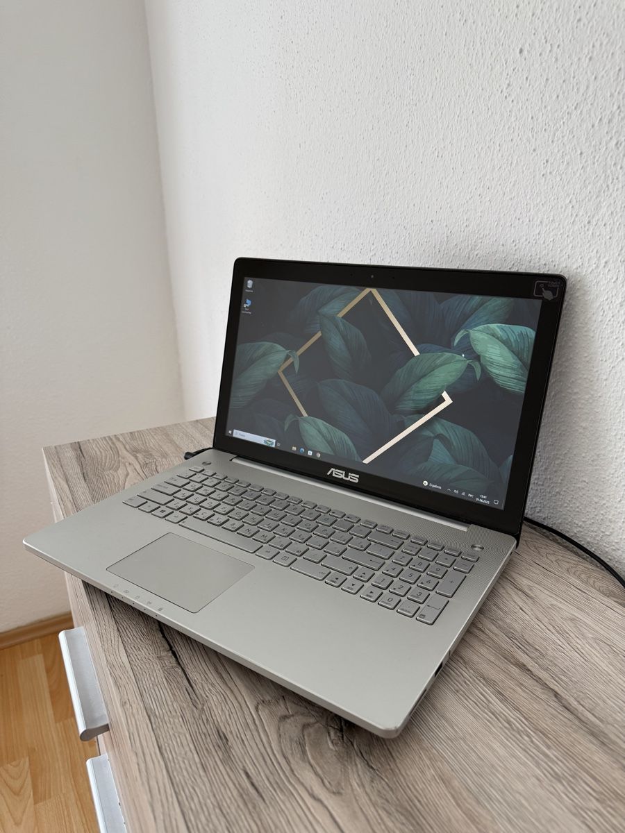 Asus Notebook: ASUS N550L Touchscreen Laptop – Usato da Wetzikon ZH venduto da ber_pr6n 1