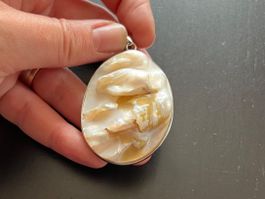 Amulett/ Anhänger aus Perlmutt
