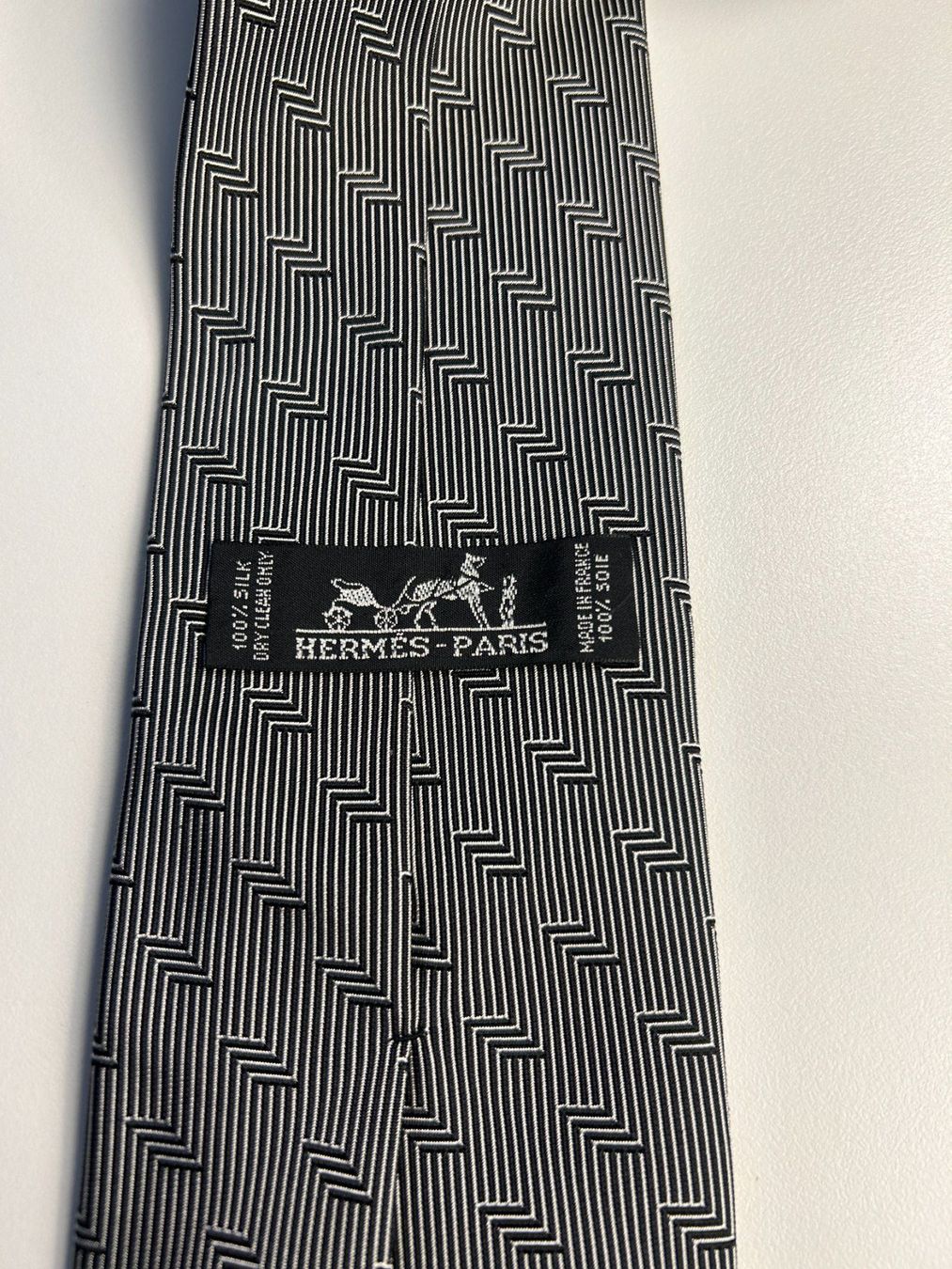 Hermès Cravates: Hermes Taft Monogram Krawatte – Neuf (Voir description) à Bern par kurtikobolt74 2