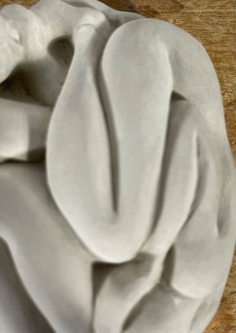 Skulpturen & Statuen: Schweizerschule Ligender paar Skulptur – Gebraucht aus Root von  4