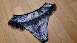 Damen Slip Gr.36/38 mit Spitze schwarz/weiss Fetisch