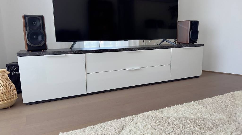 Mobili TV: Modernes TV-Board  Top Zustand – Usato da Chur venduto da marcinbizzy 1