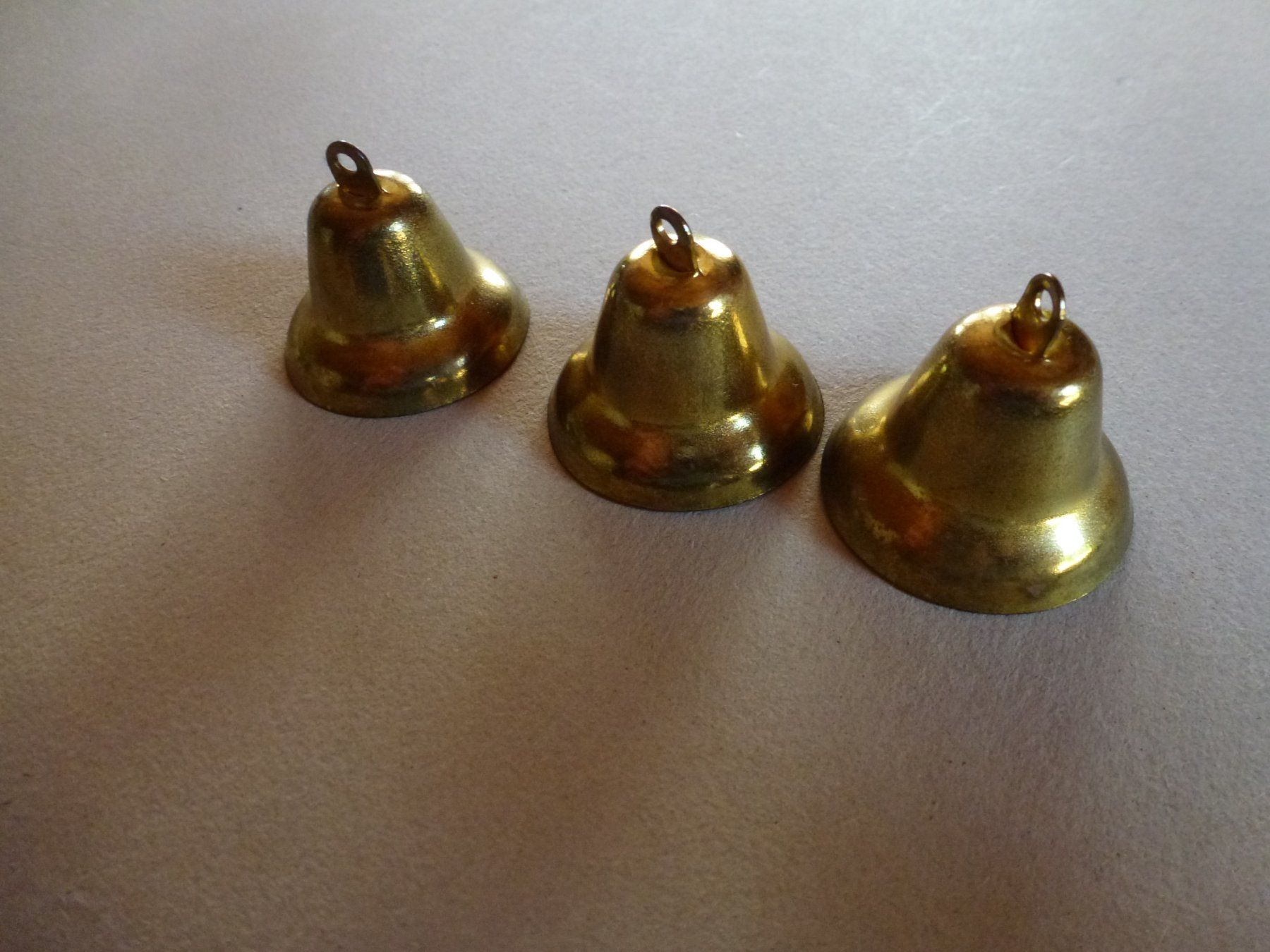 Cloches & sonnailles: Glocken, klein, Messing - 3 Stück – D'occasion à Mühlrüti par Dadadachs 1