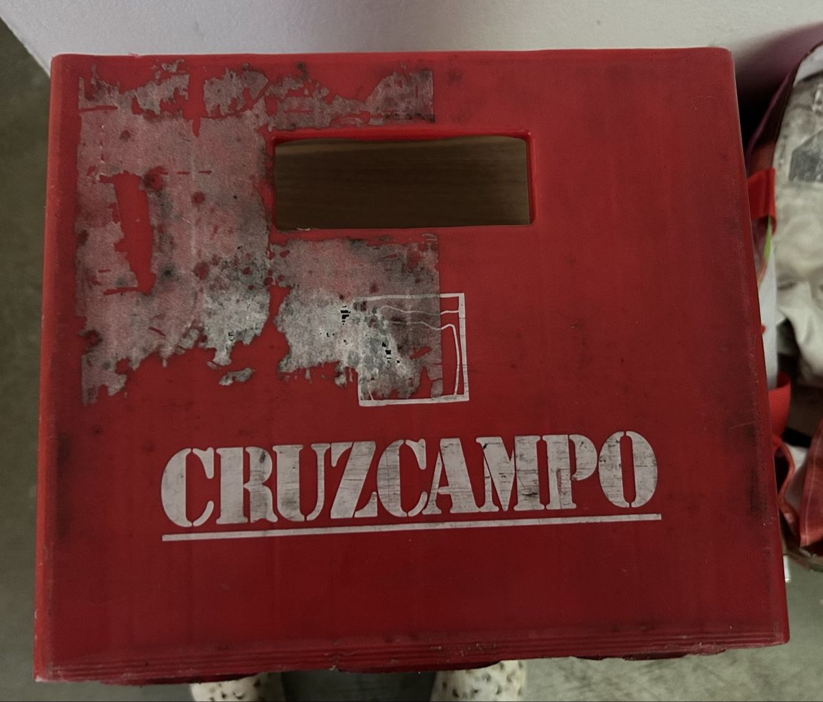 Wein- & Bierkisten: Caisses Cruzcampo rouge 24 compartiments état d'usage Espagn – Gebraucht aus Henniez von jcf_6rzc 4