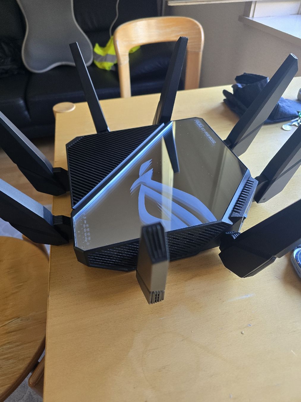 Asus Modems & Router: Asus gt-axe16000 router quad band.  – Gebraucht aus Sion von zan_k987 6