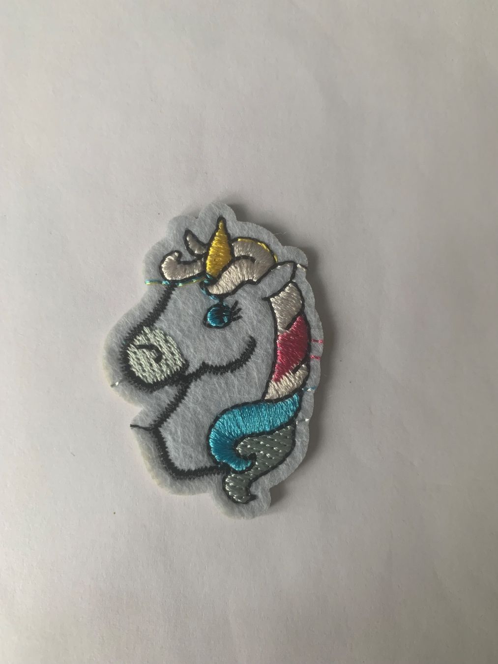 Toppe: Einhornkopf Badge / Aufnäher – Nuovo e nell'imballaggio originale da Ostermundigen venduto da Mcone