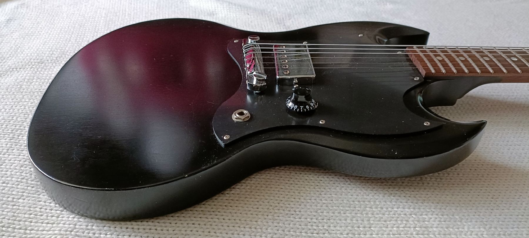 Gibson Strumenti musicali: GIBSON SG Melody Maker 2011 Black – Usato da Luzern venduto da cryptonic79 3