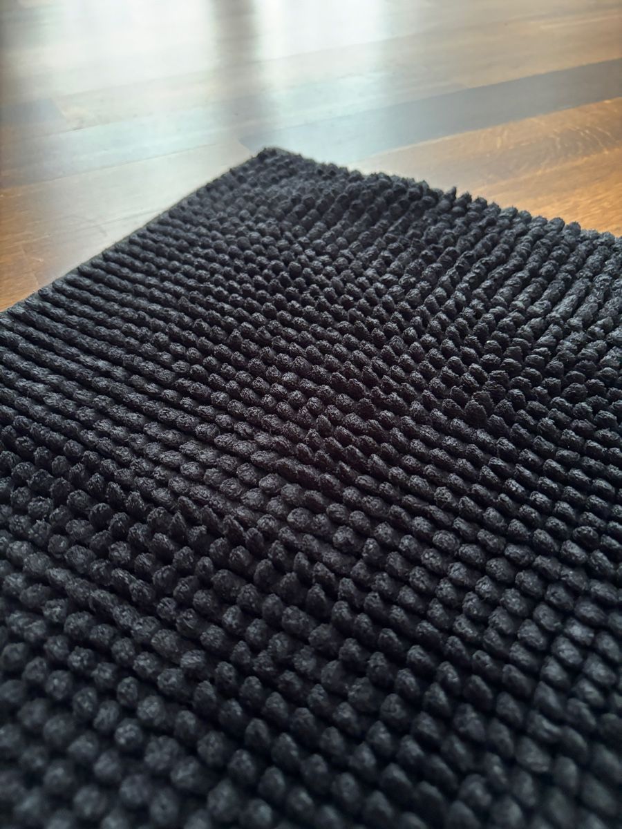 Tappeti: Badteppich aus Chenille-Stoff schwarz 50x80 – Usato da Zürich venduto da FedeSara 1
