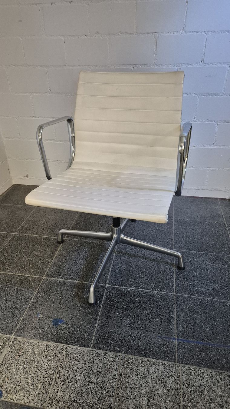 Vitra Stühle: Stuhl Vitra gebraucht – Gebraucht aus Zofingen von seb_9x8h