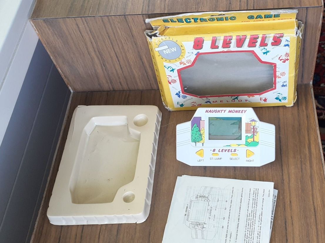 Giocattoli: LCD Game Naughty Monkey 1980er – Usato da Mörschwil venduto da lindaswunderkiste 1