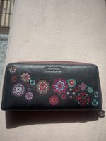 Portefeuille Desigual brodé – noir & multicolore