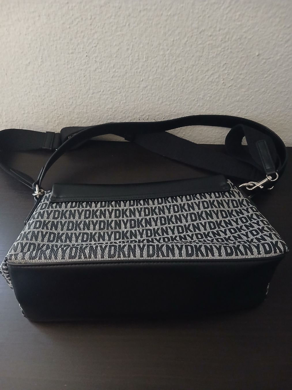 DKNY Borse da donna: !!! DKNY Handtasche !!! – Usato da Reinach BL venduto da Ibizo69 2