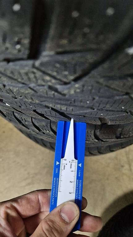 Renault Pneumatici & Ruote complete: Renault Megane Kompletträder – Usato da Weisslingen venduto da F4R 2