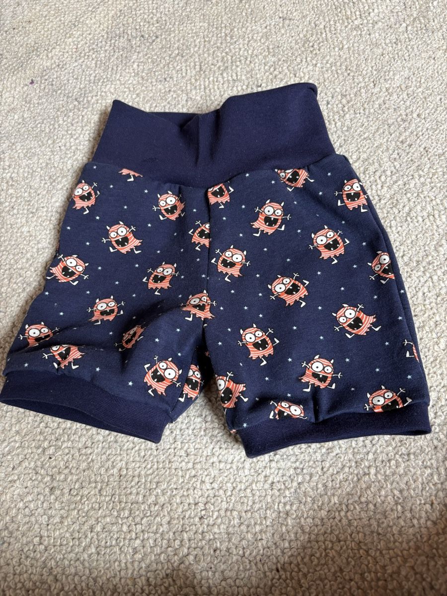 Pantaloni: Neue Handmade Pumphose kurz 86/92 – Nuovo e nell'imballaggio originale da Latterbach venduto da eselin23
