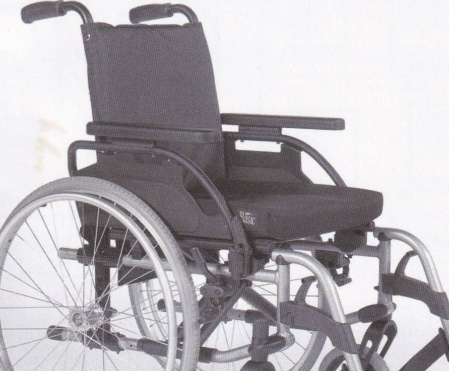 Sedie a rotelle: Chaise roulante très peu utiliser – Usato da Yverdon-les-Bains venduto da ste_8s7g