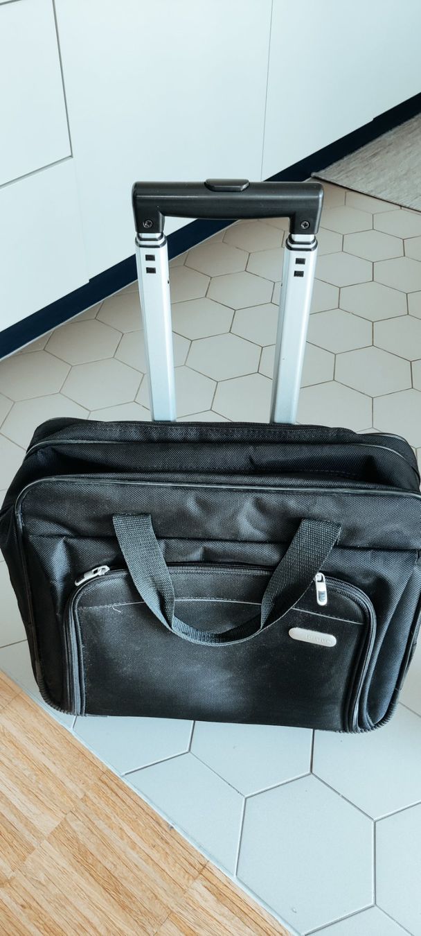 Targus Reisekoffer: Targus Business Rolltasche / Rollkoffer – Gebraucht aus Zürich von sendbad 1
