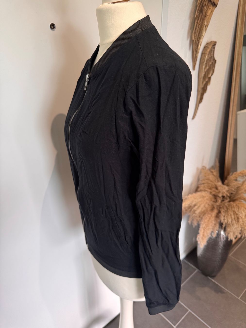 Only Giacche: Schwarzes Bomber Jäggli Jacke Only Gr. 34 – Usato da Rothrist venduto da Fondgruebe 3