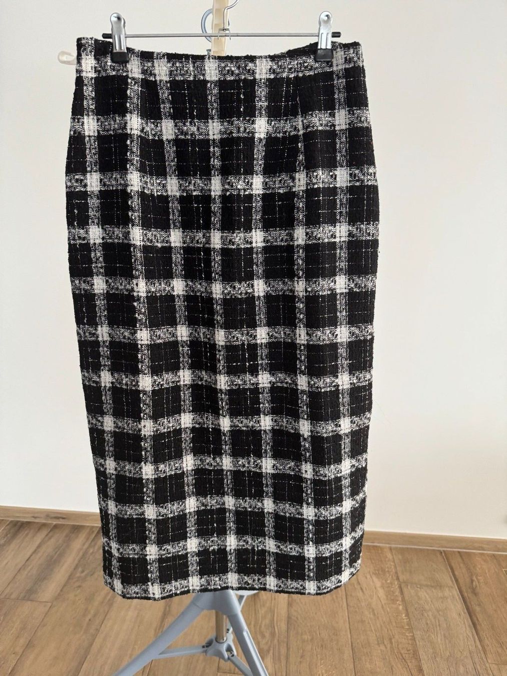 Mango Gonne: Jupe crayon Mango, à carreaux, noir et blanc, taille M – Nuovo (secondo la descrizione) da Vandoeuvres venduto da Zoccoli11
