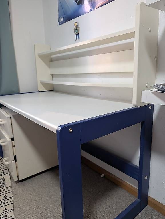 Schreibtische: Kinderpult + Stuhl  – Gebraucht aus Reinach BL von MK_2004 2